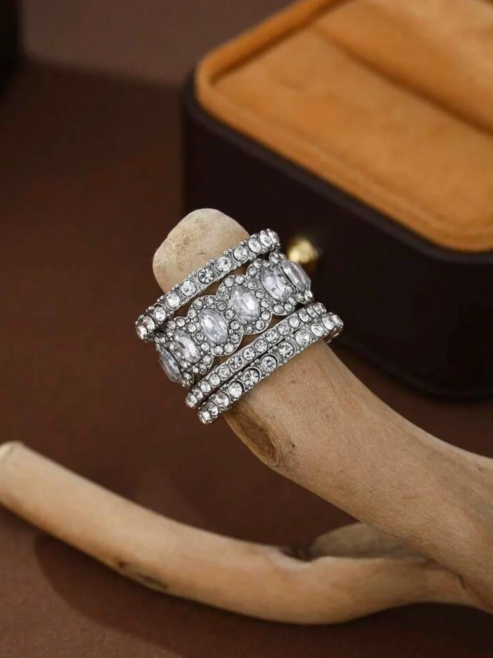 Eterna Glow 4pcs Luxury Elegant Women's White Crystal Stone Rings, Full Diamond